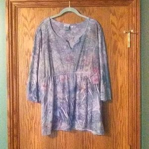 NWT Women's Avenue Thin V Notched 3/4 Sleeve Top